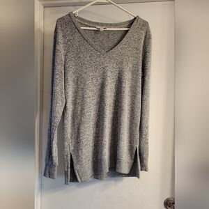 Lucky Brand Gray V-Neck Knit Top | Soft Stretch Long Sleeve | S/P